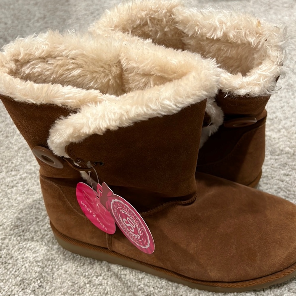 New with Tags - Kohls Chestnut Fur Lined Booties - Genuine Suede